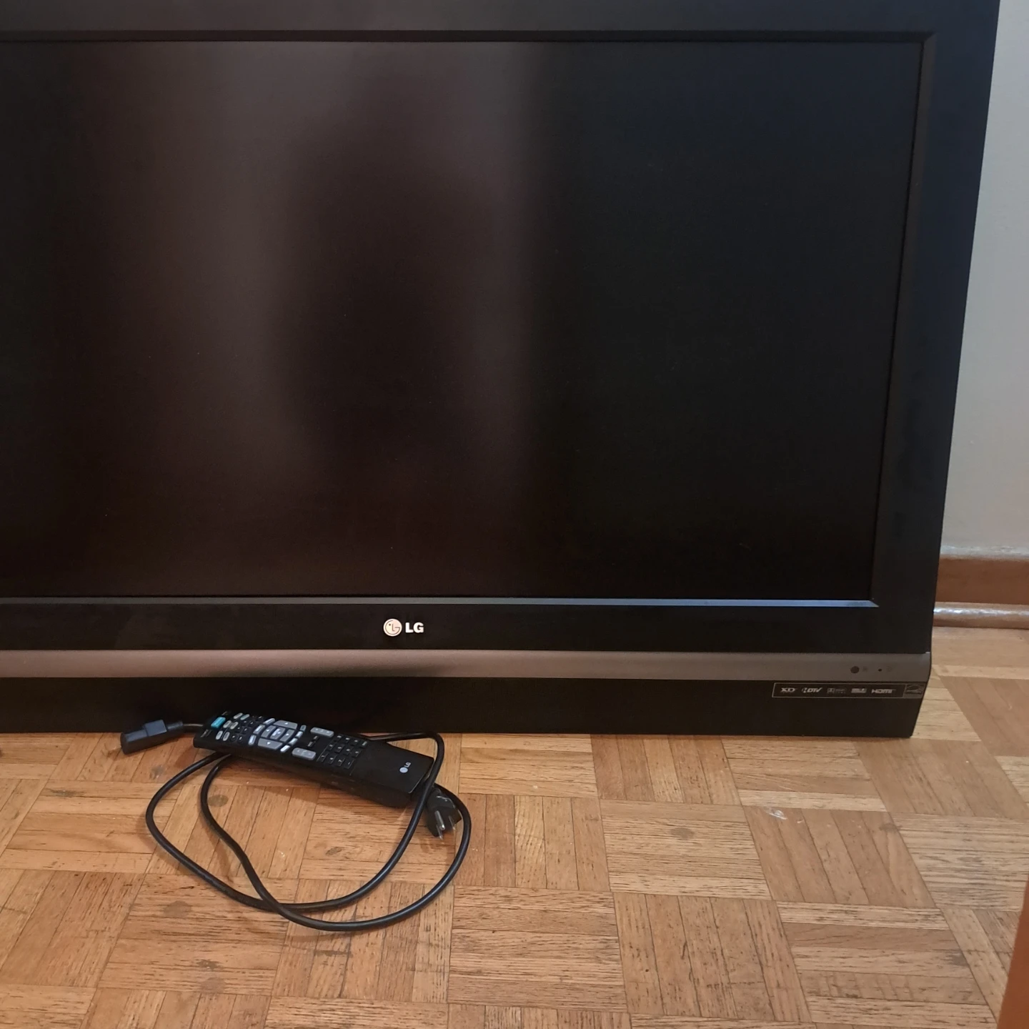 LG Flat Screen 37" TV