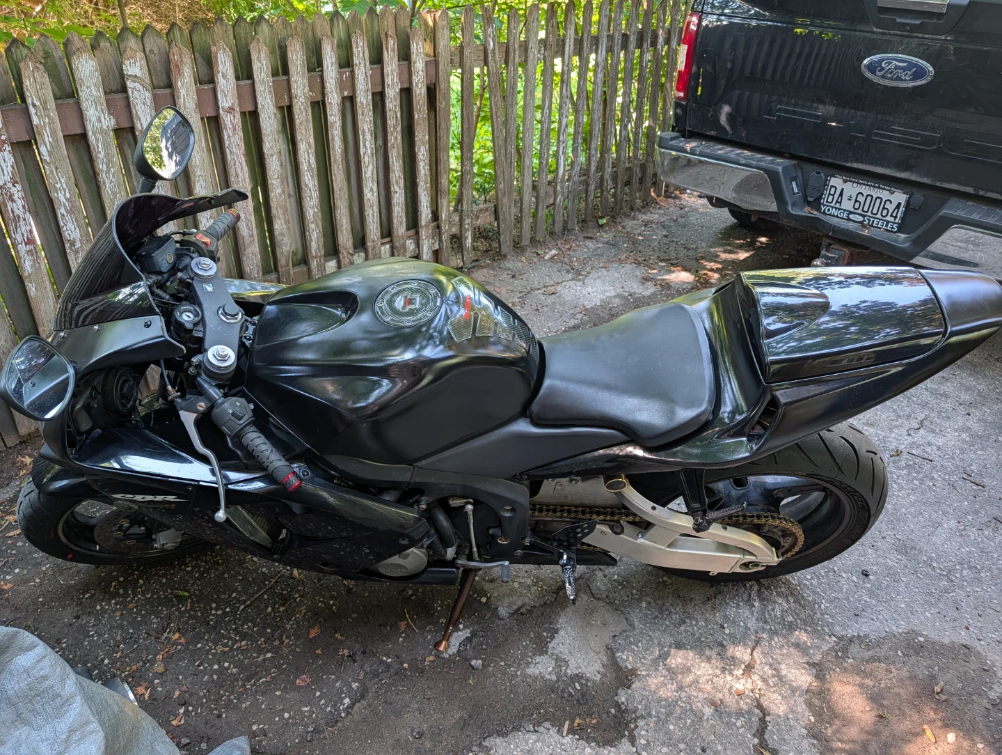 Black Honda CBR Motorcycle - photo 2