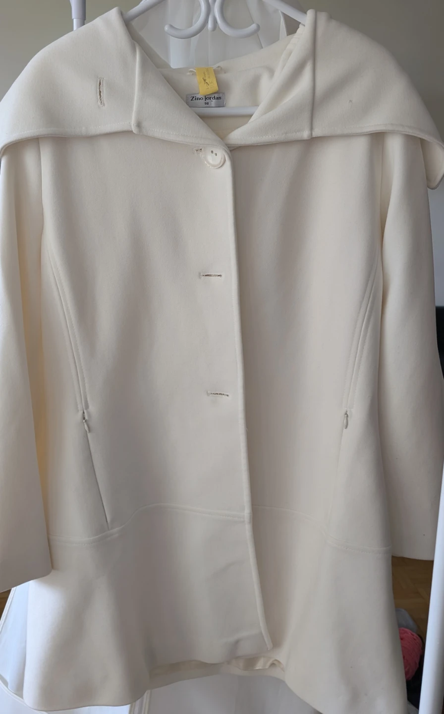 Beautiful white cream coat - photo 2