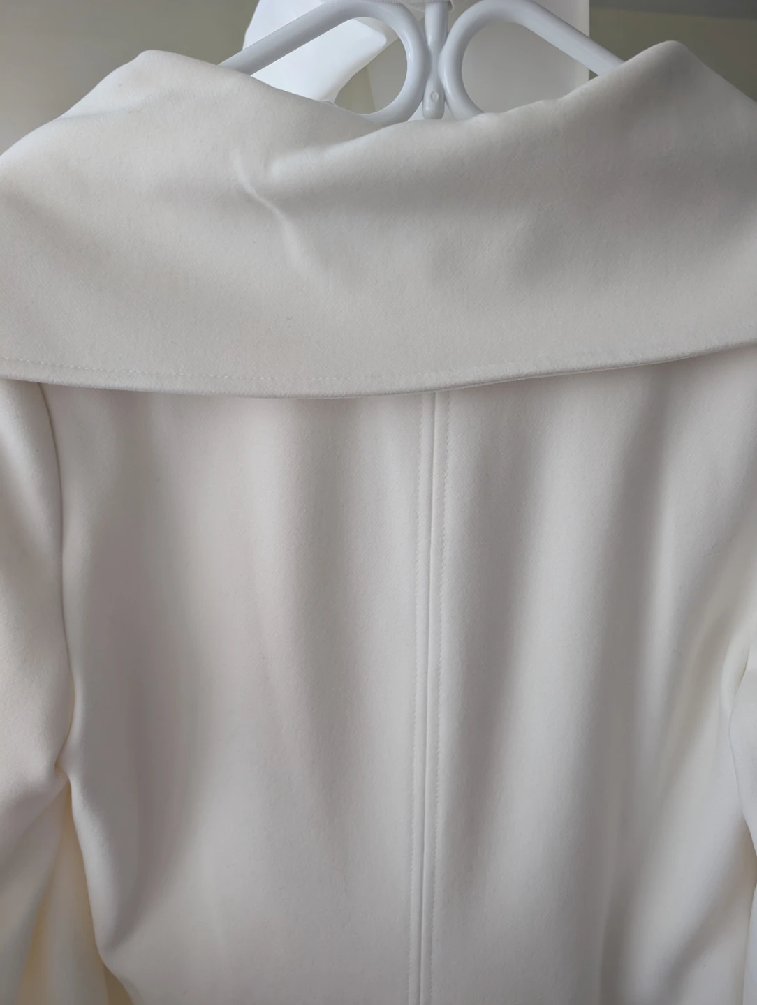 Beautiful white cream coat - photo 4