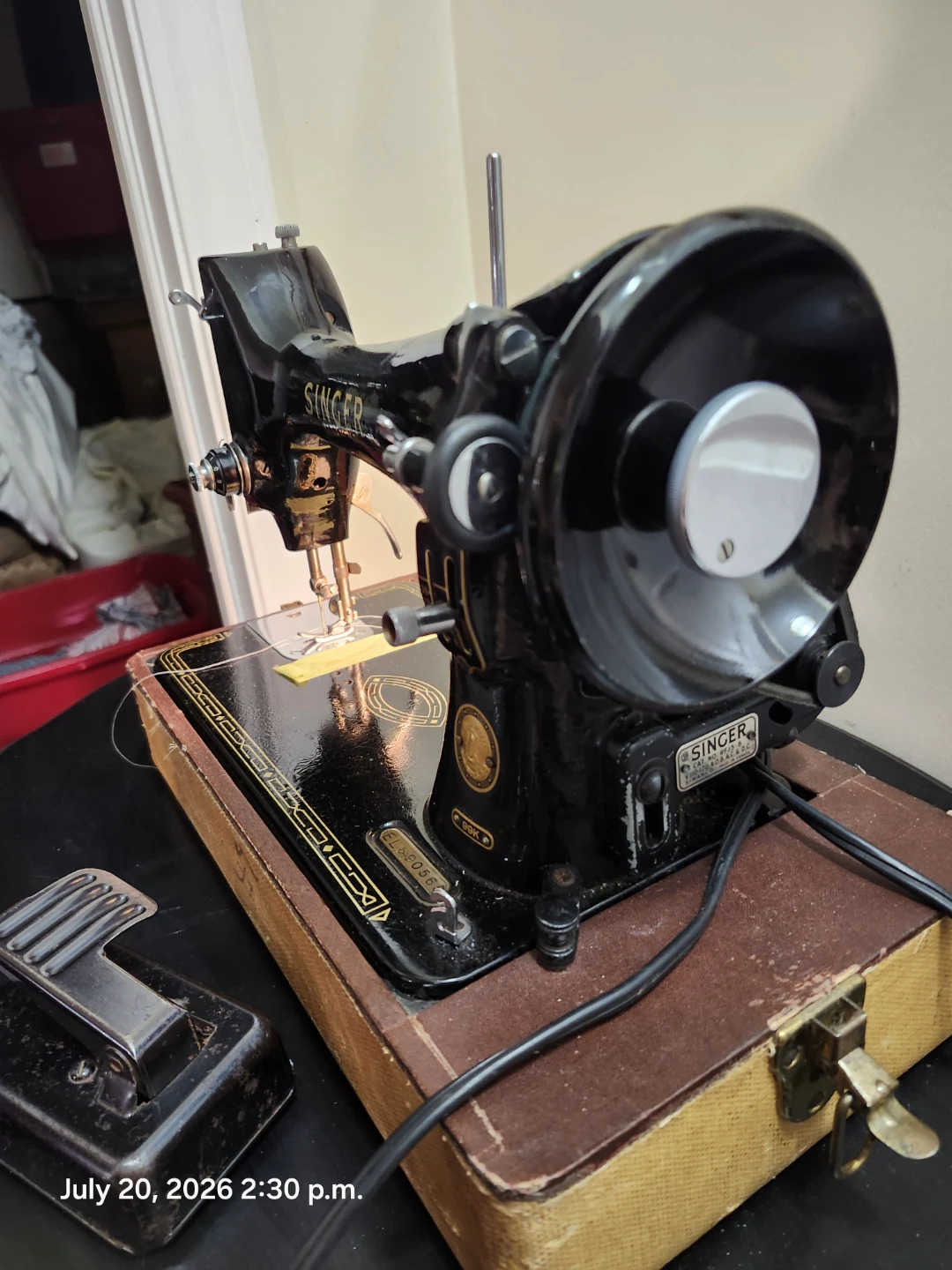 K99  Singer Sewing Machine - photo 3
