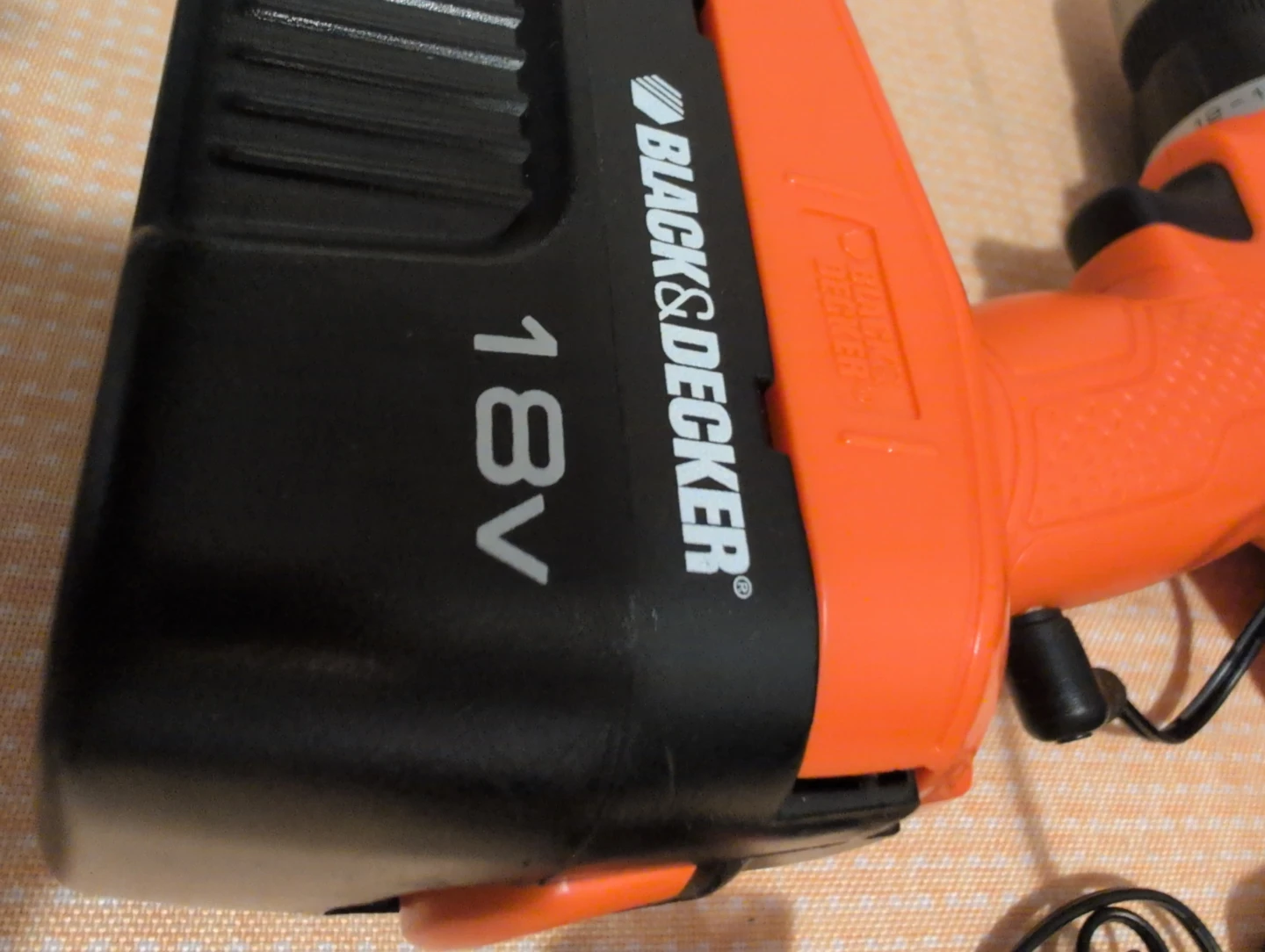 Black & Decker 18V Cordless Drill - PLS READ - photo 2