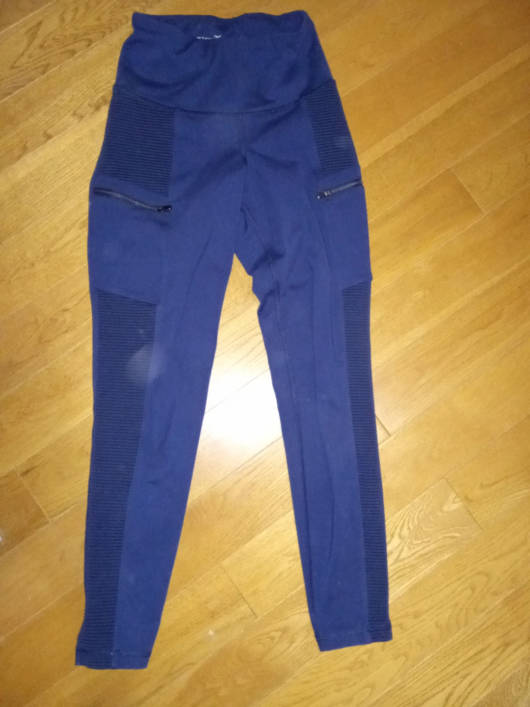 Old Navy Active Blue & Black Leggings (XS) fit small - photo 3