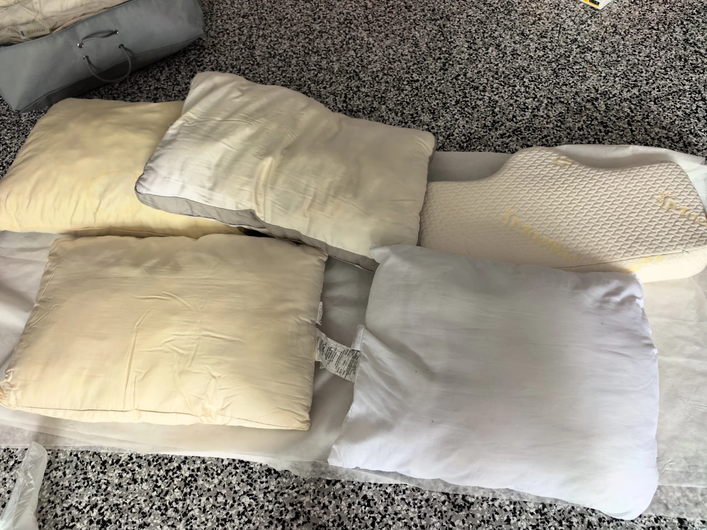 Set of 5 Pillows