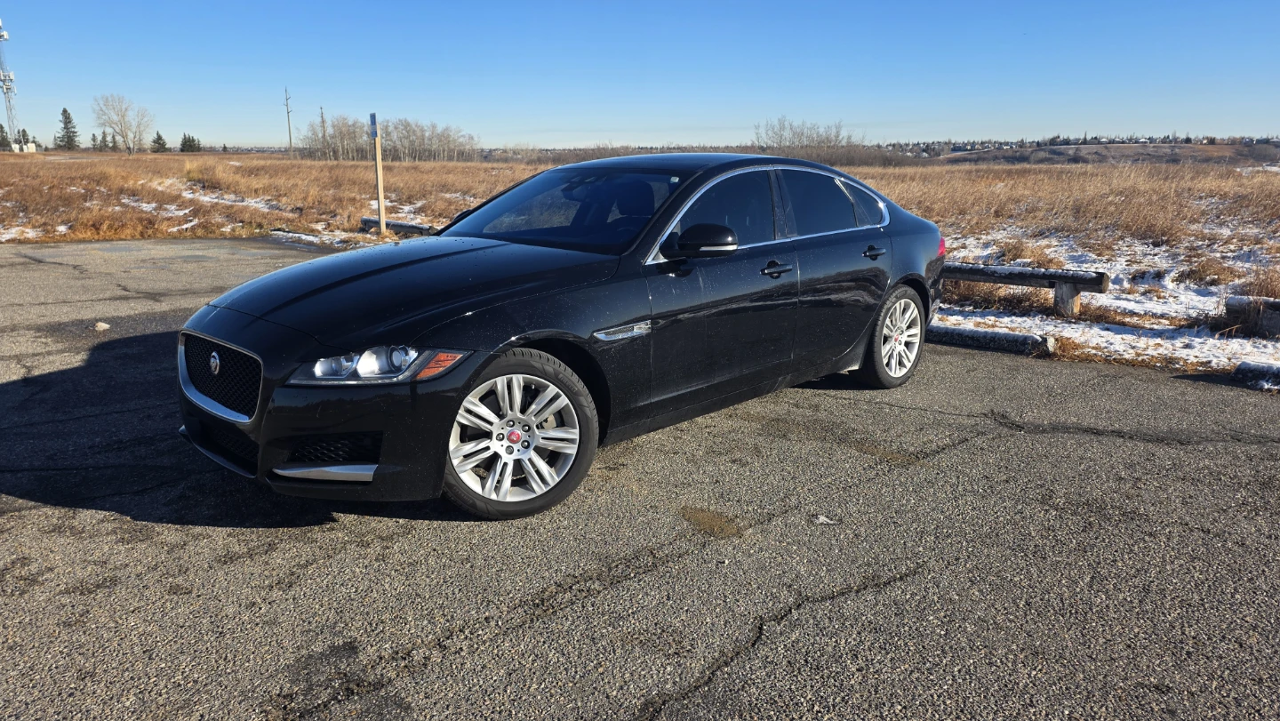Black Jaguar xf premium 35t for sale
