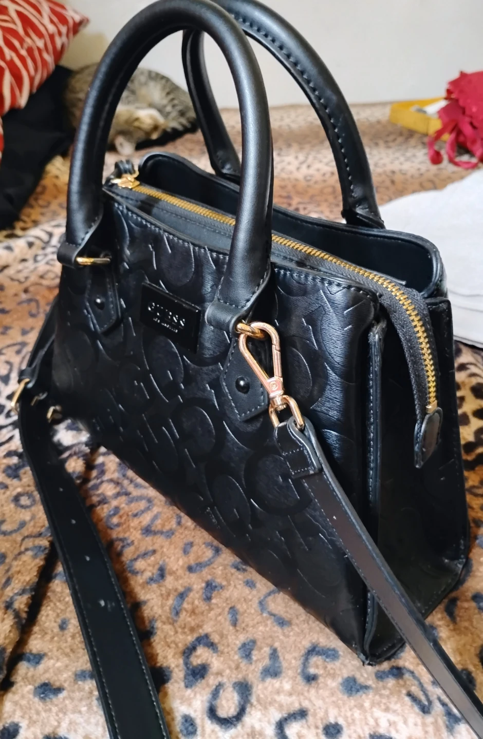 Authentic Black Guess Satchel Handbag $50 firm  p.u.o