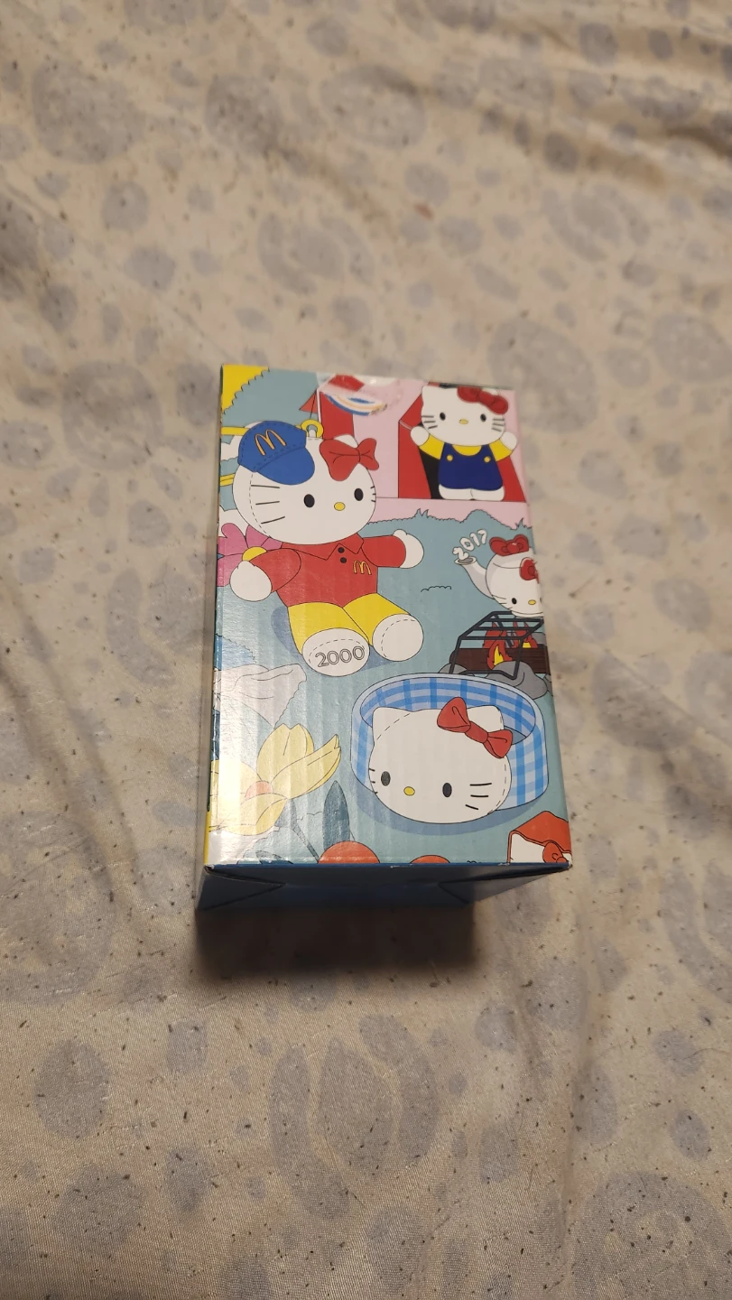 McDonald's Hello Kitty and Snoopy Collectible Box - photo 3