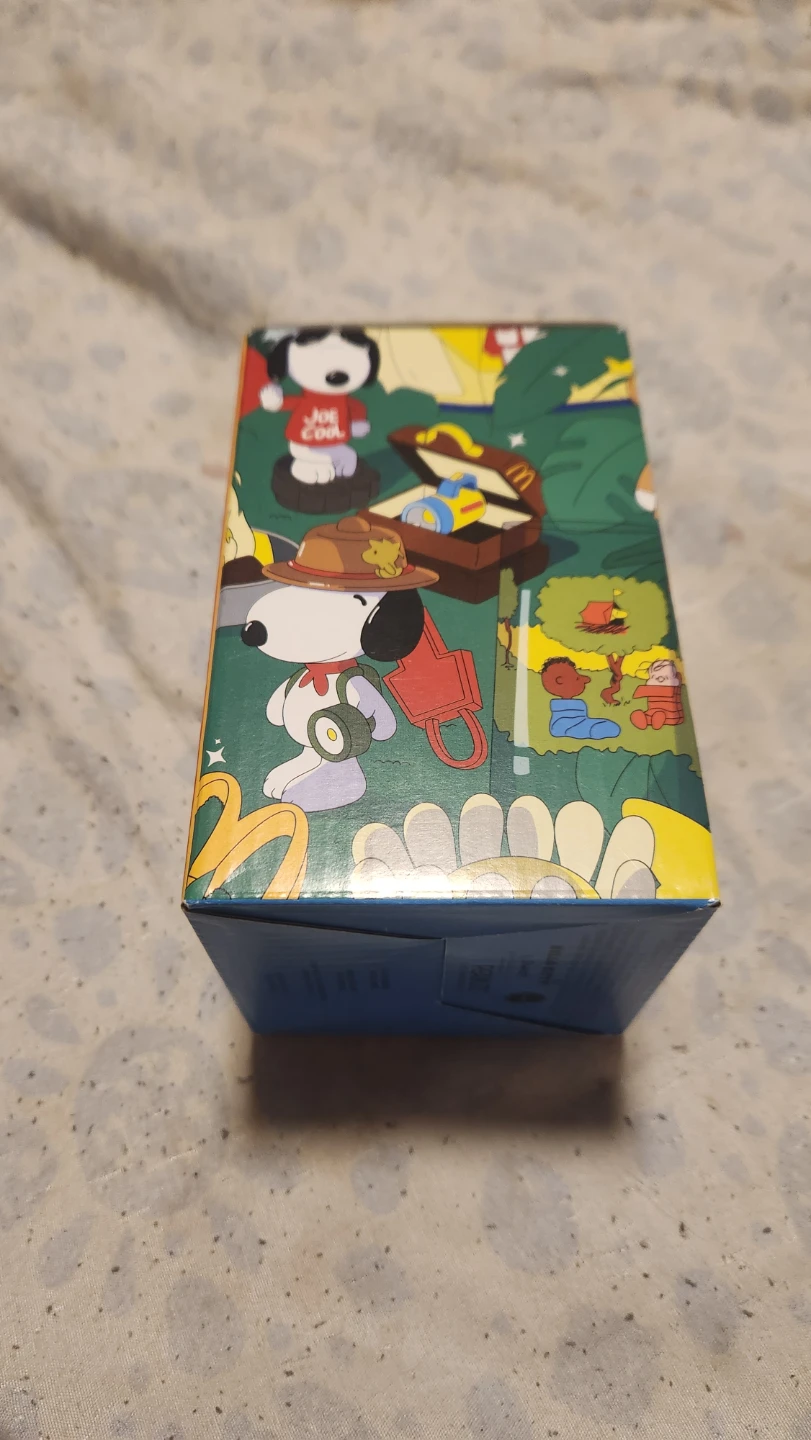 McDonald's Hello Kitty and Snoopy Collectible Box - photo 5