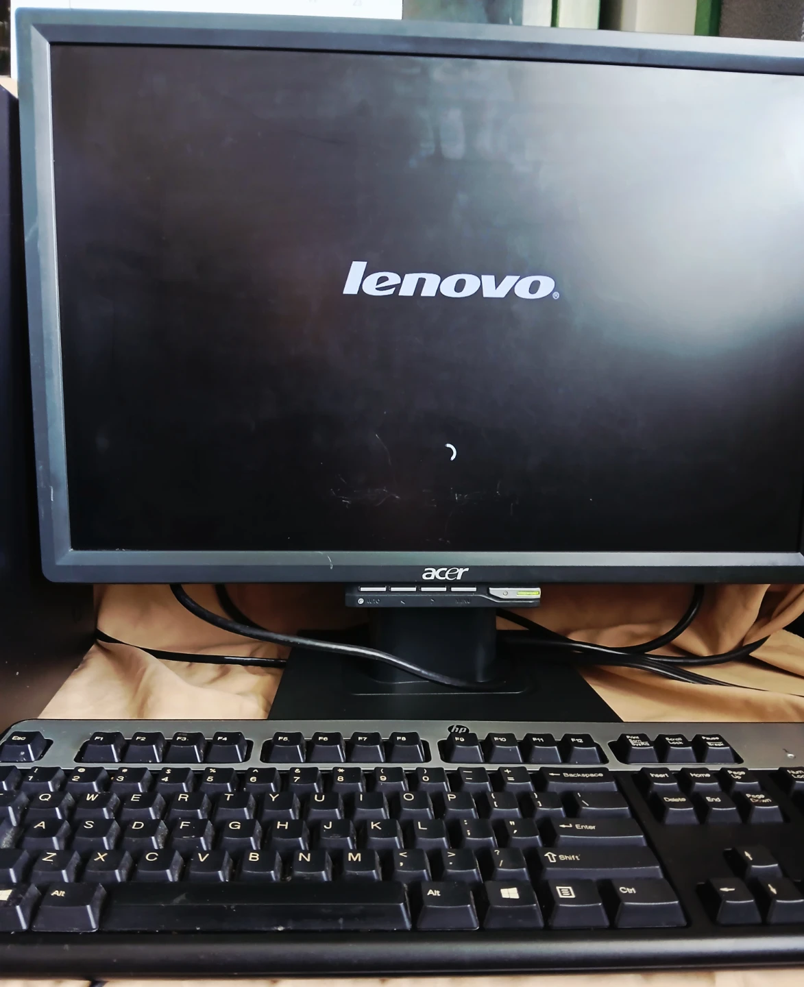 Lenovo ThinkCentre E32 Desk Top Computer in good condition - photo 4