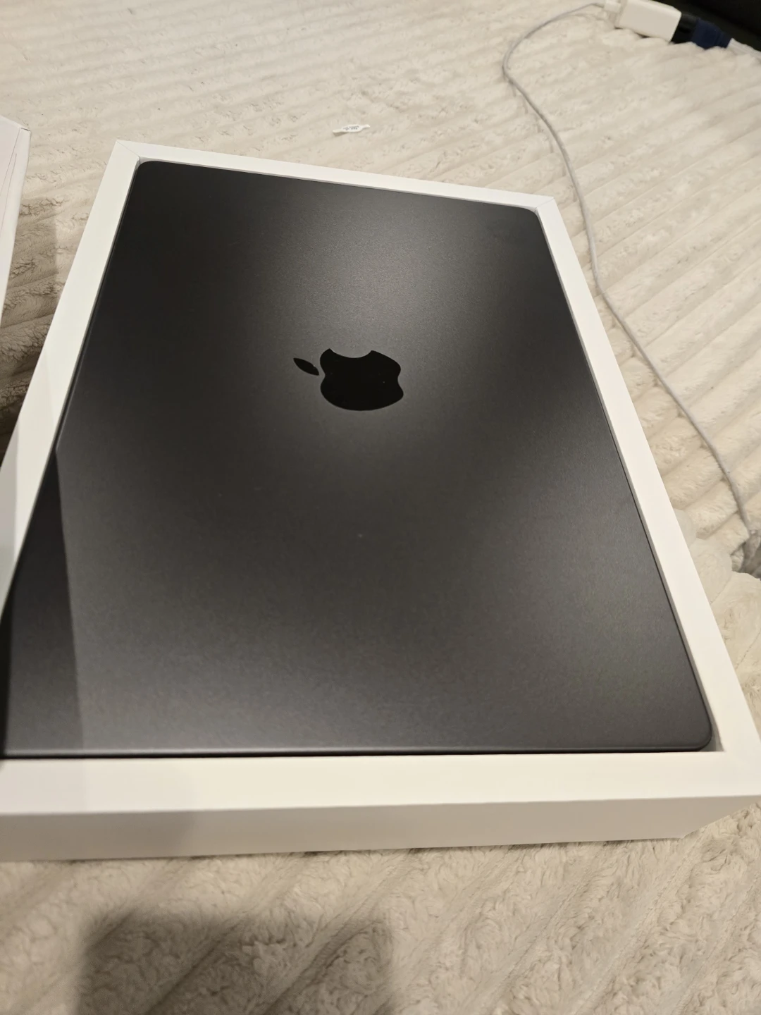 Apple MacBook Pro 14-inch M4 Chip - photo 3