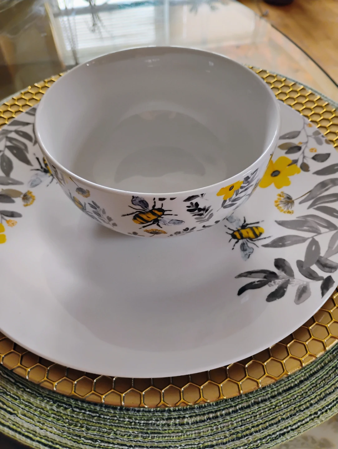 Bee and Floral Dinner Plate with Gold Charger - photo 2