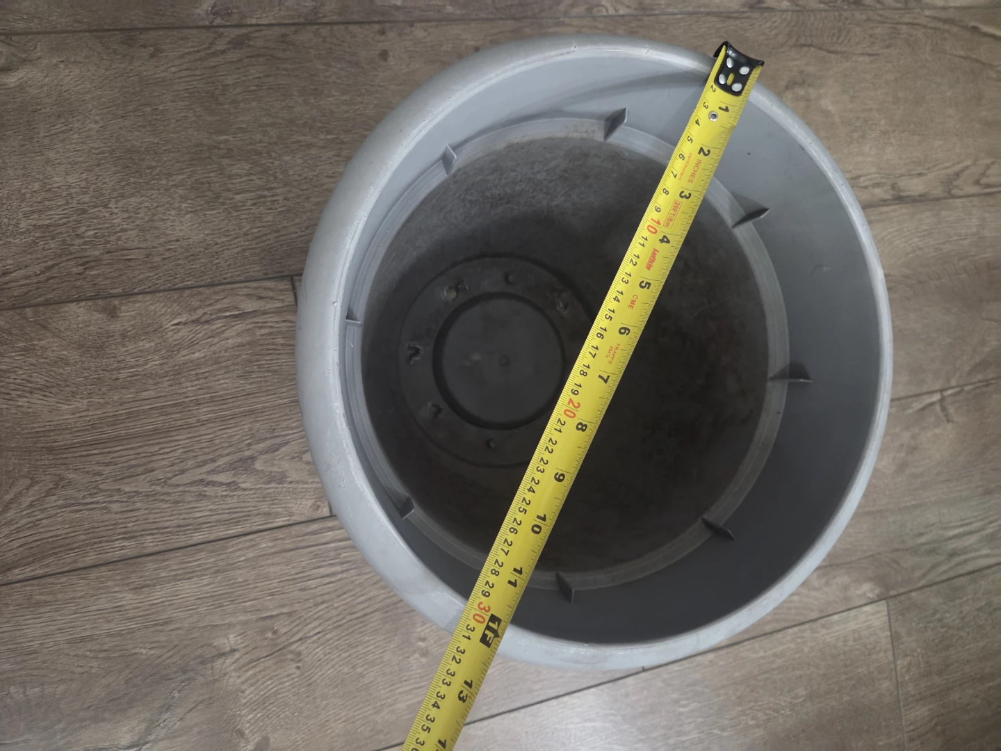 Grey Plastic Planter Pot - photo 2