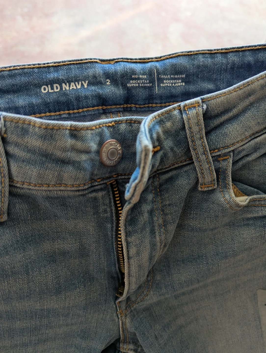 Brand new rockstar Old Navy midrise size 2 skinny