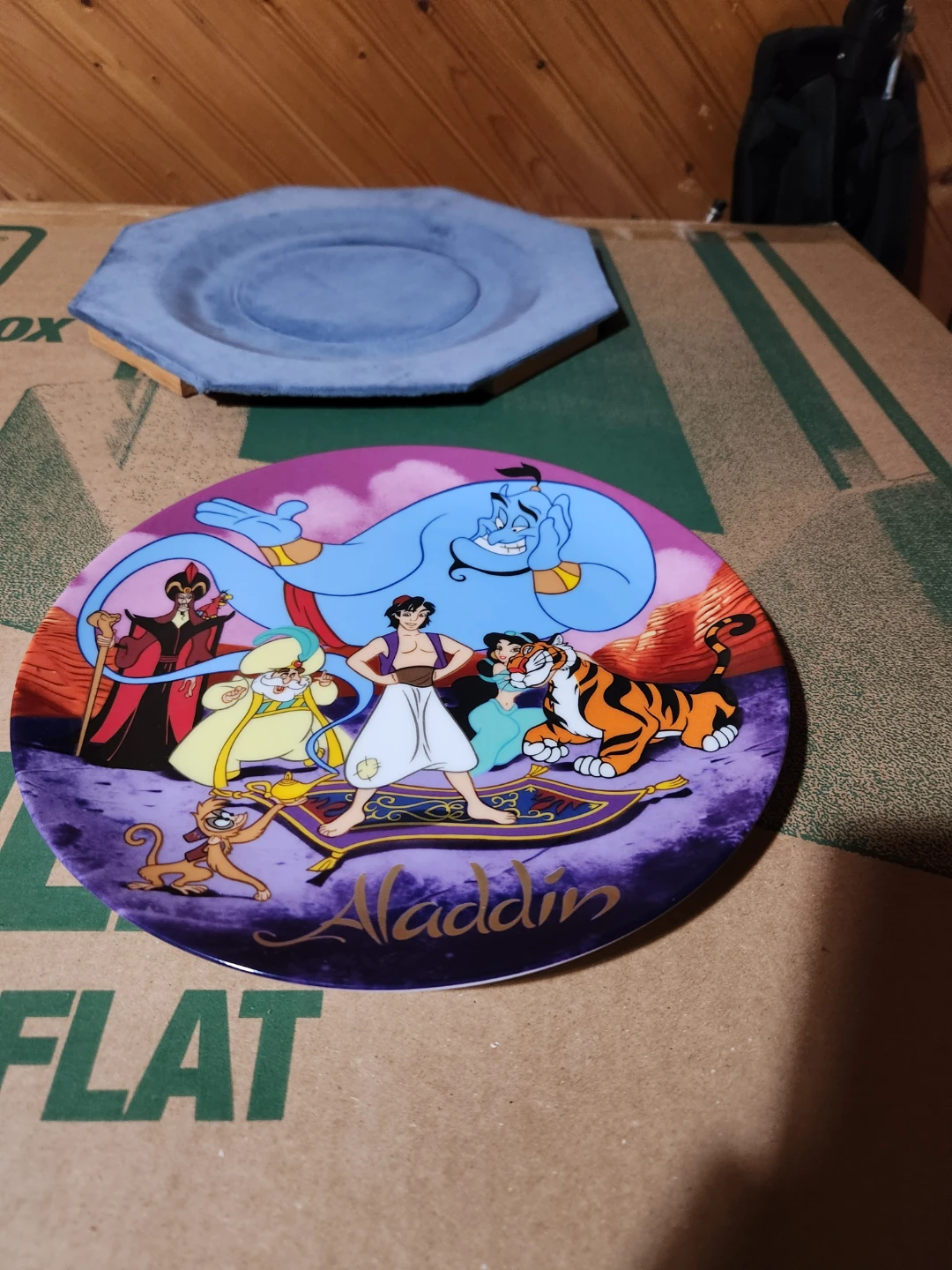 Disney Aladdin Commemorative Limited Edition Porcelain Plate - photo 3
