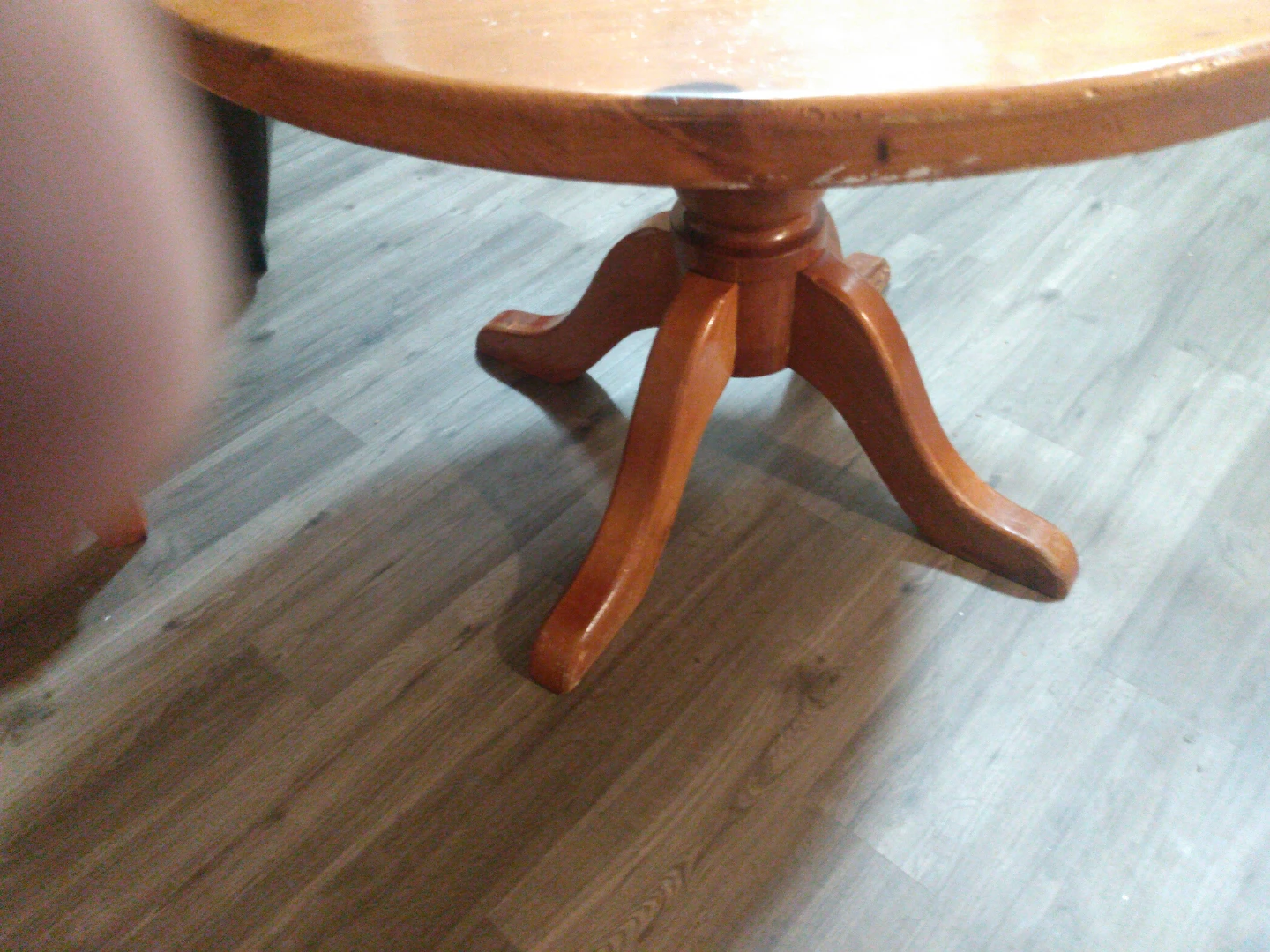 Round Wooden Pedestal Dining Table - photo 4