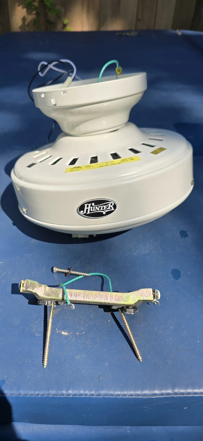 Hunter Ceiling Fan with Light Kit