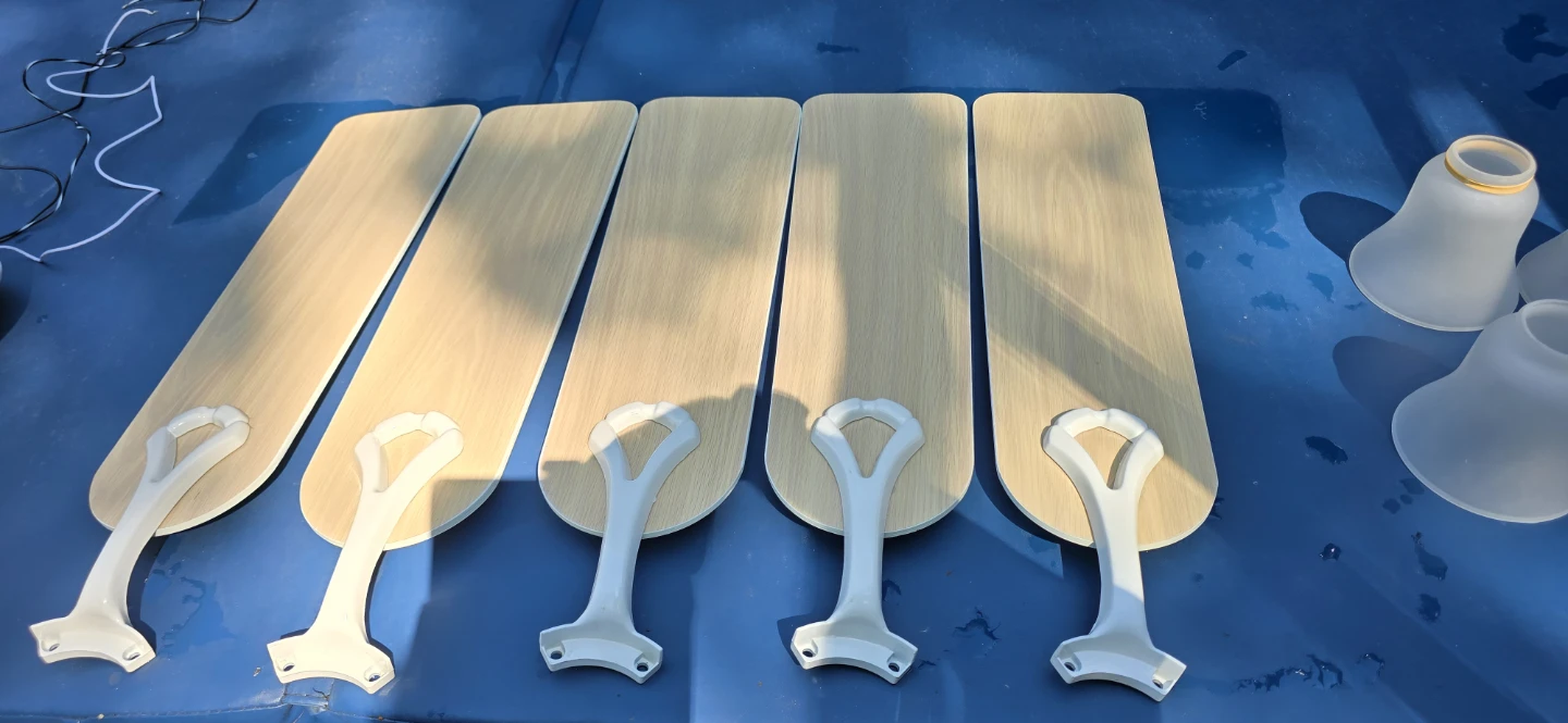 Hunter Ceiling Fan with Light Kit - photo 2