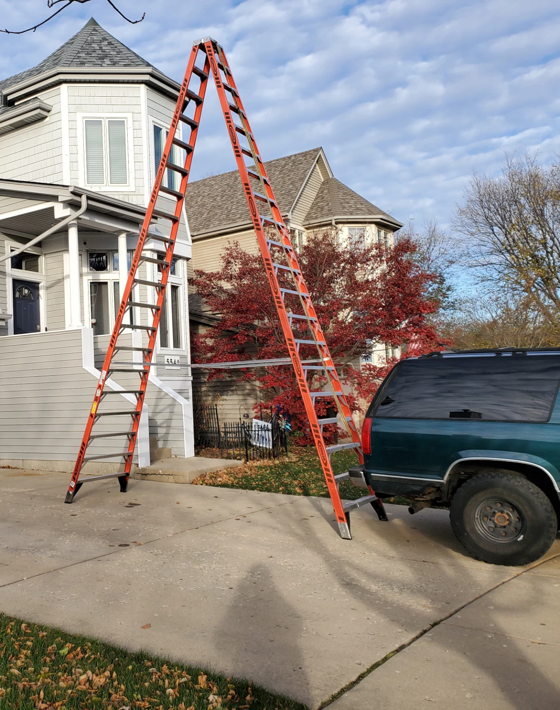 Werner 20 ft. Fiberglass Twin Step Ladder - photo 2