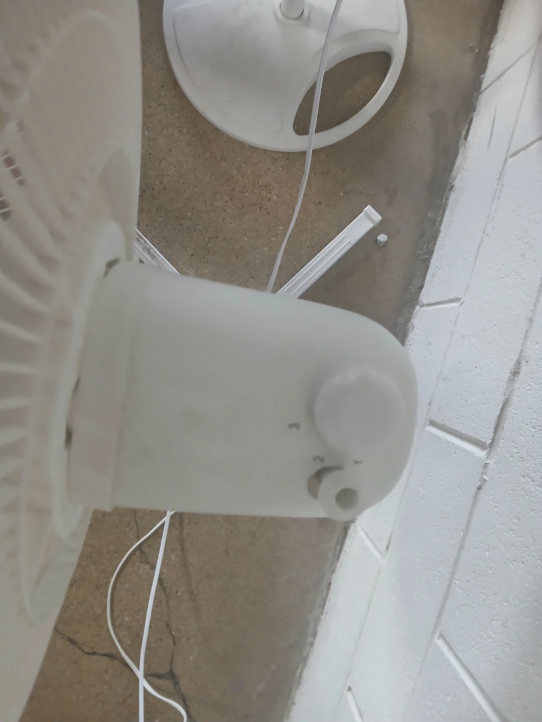 2 fans good conditio 2 for 30 - photo 3