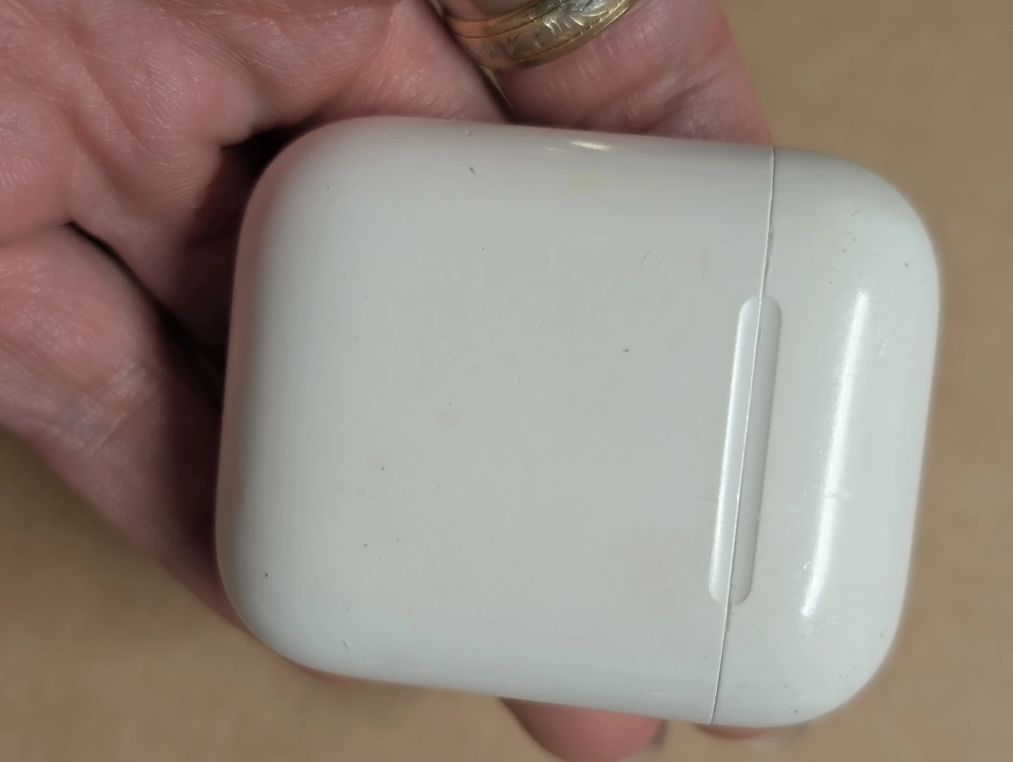 Apple AirPods with Charging Case - photo 2