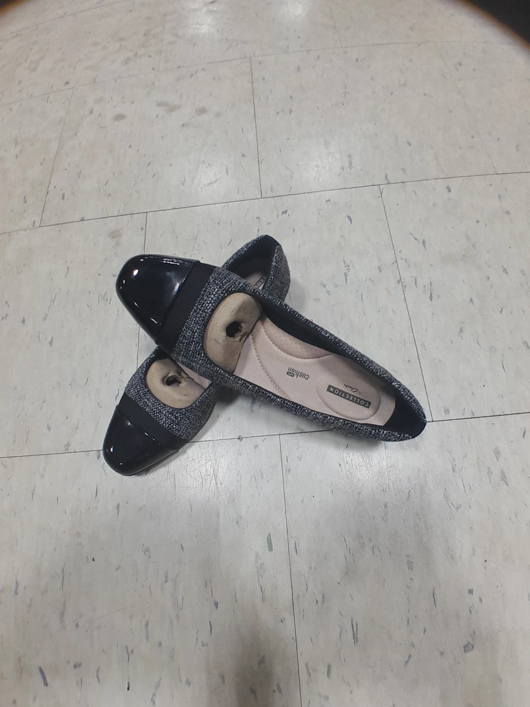 Clarks Women's Black Patent & Tweed Ballet Flats Size 8.5 - photo 3