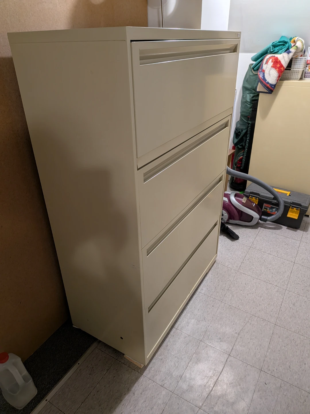 4-Drawer Filing Cabinet