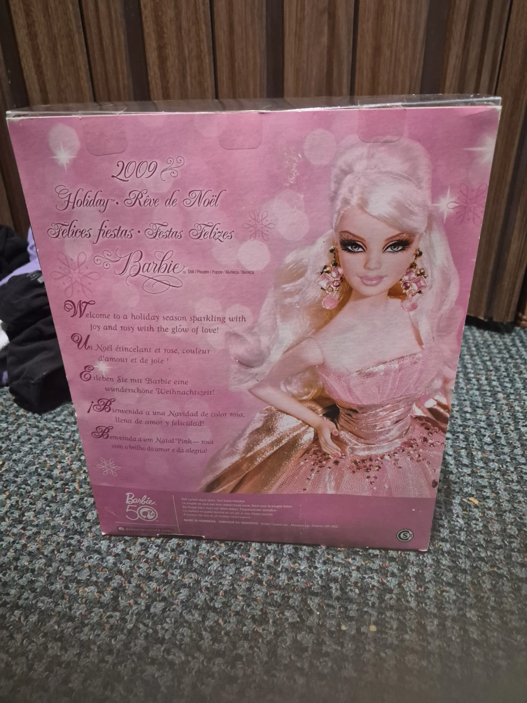 2009 holiday Barbie doll brand new in the box. - photo 3