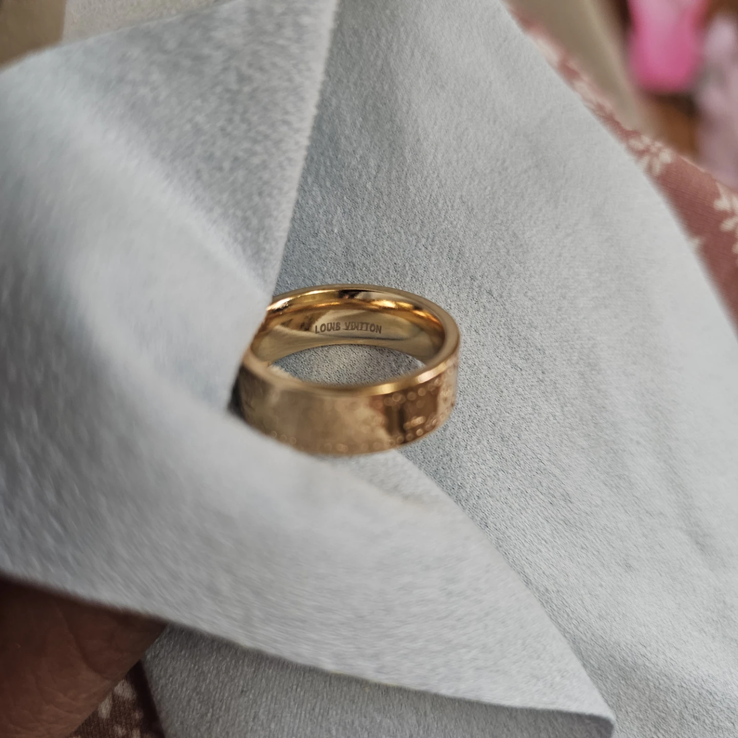 Louis Vuitton Ring Size 8 - photo 2