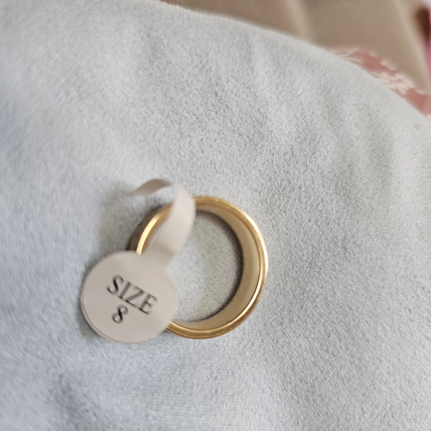 Louis Vuitton Ring Size 8 - photo 3