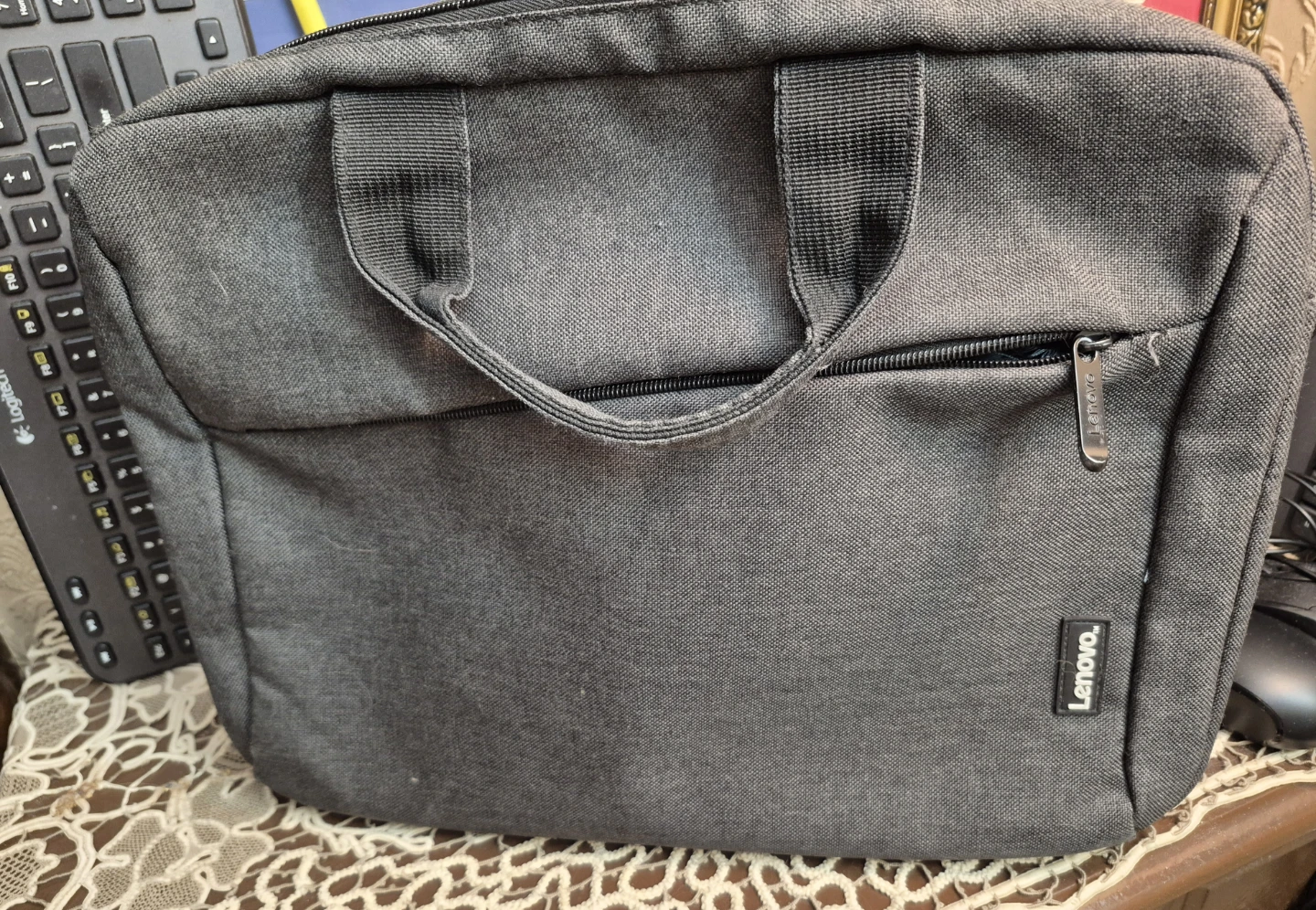 Lenovo Laptop Bag Durable & Water-Repellent Fabric