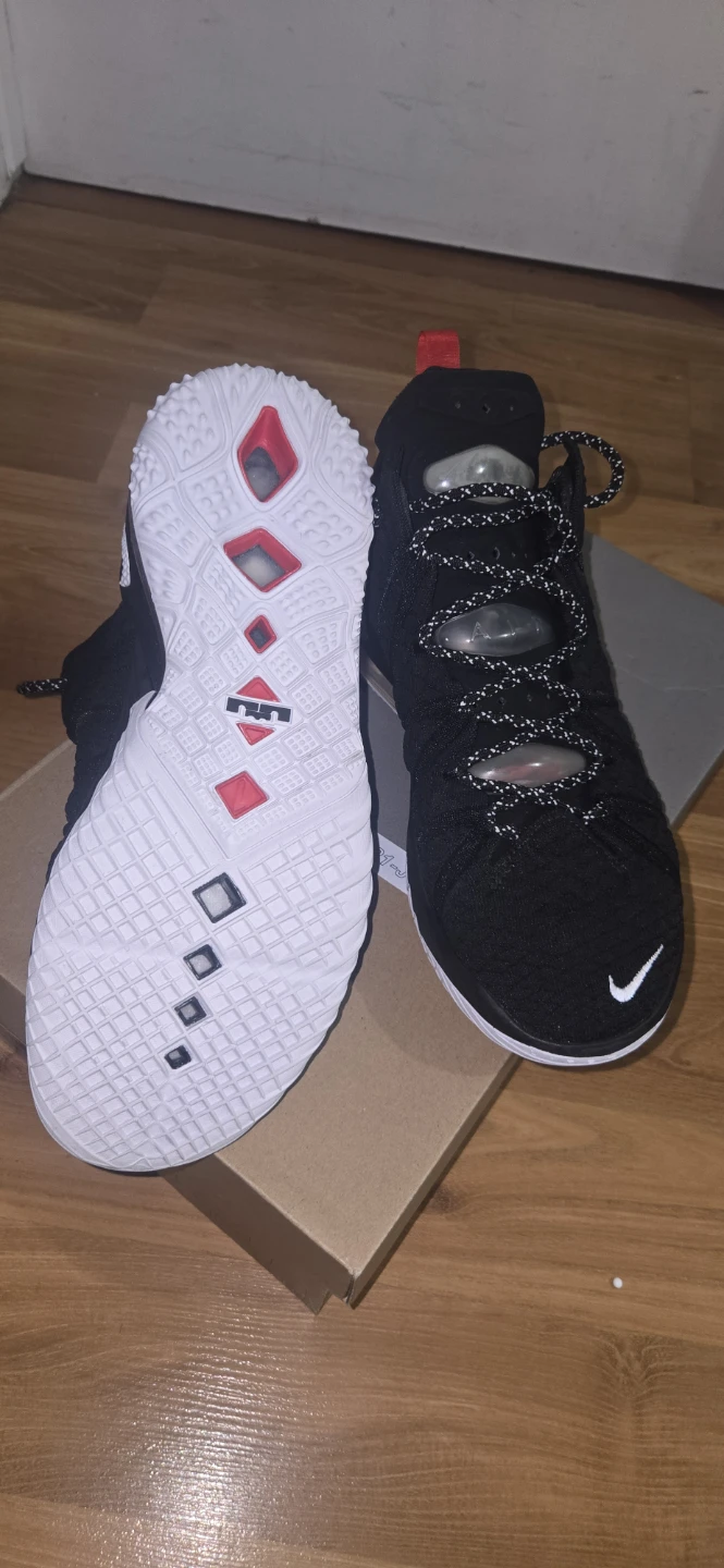Nike LeBron 18 - photo 3