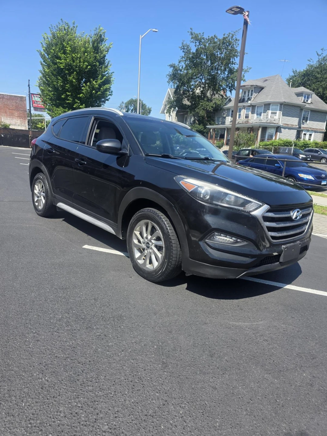 Black Hyundai Tucson AWD - photo 2