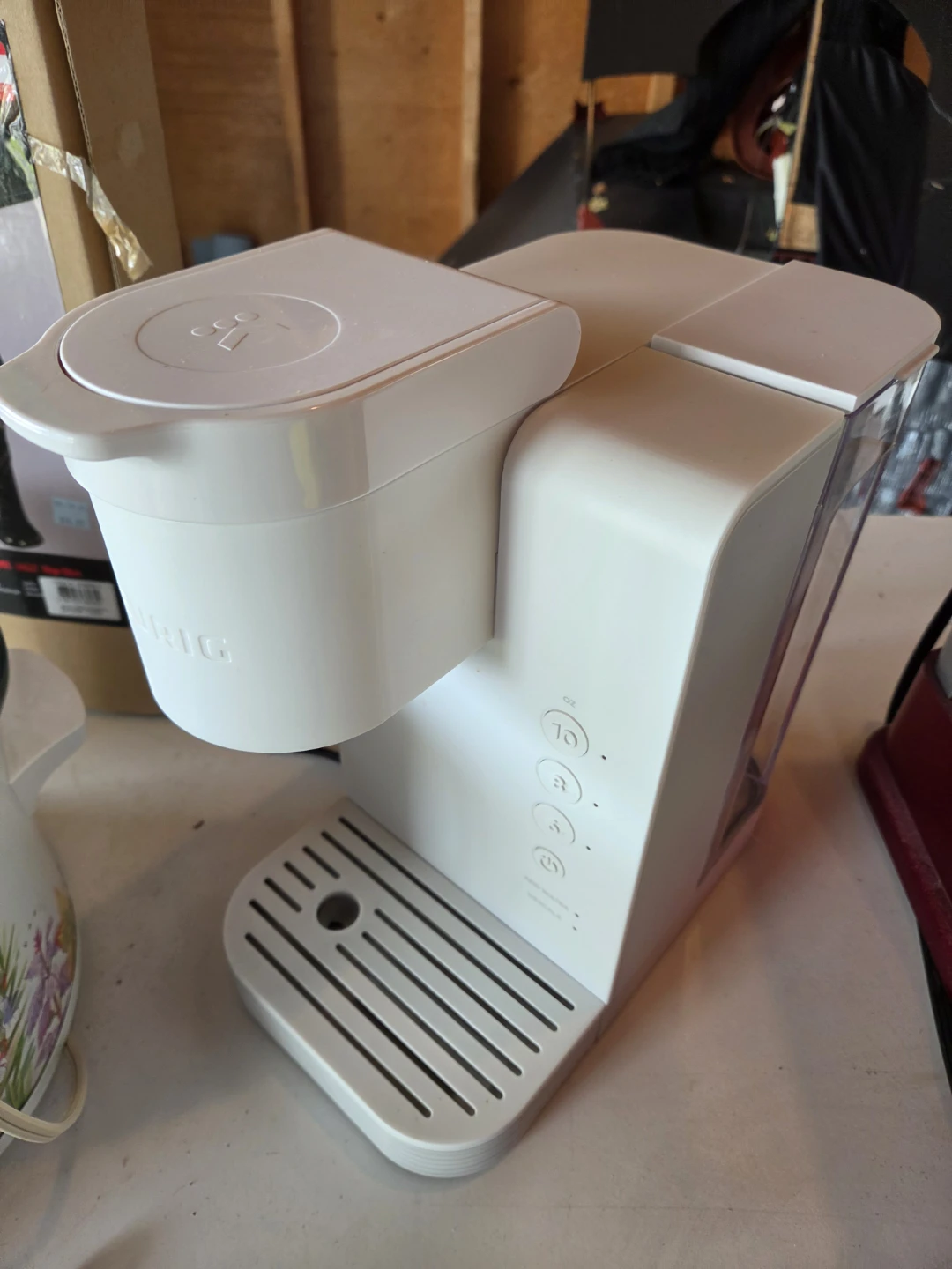 White Keurig Coffee Maker used twice lk bonvista