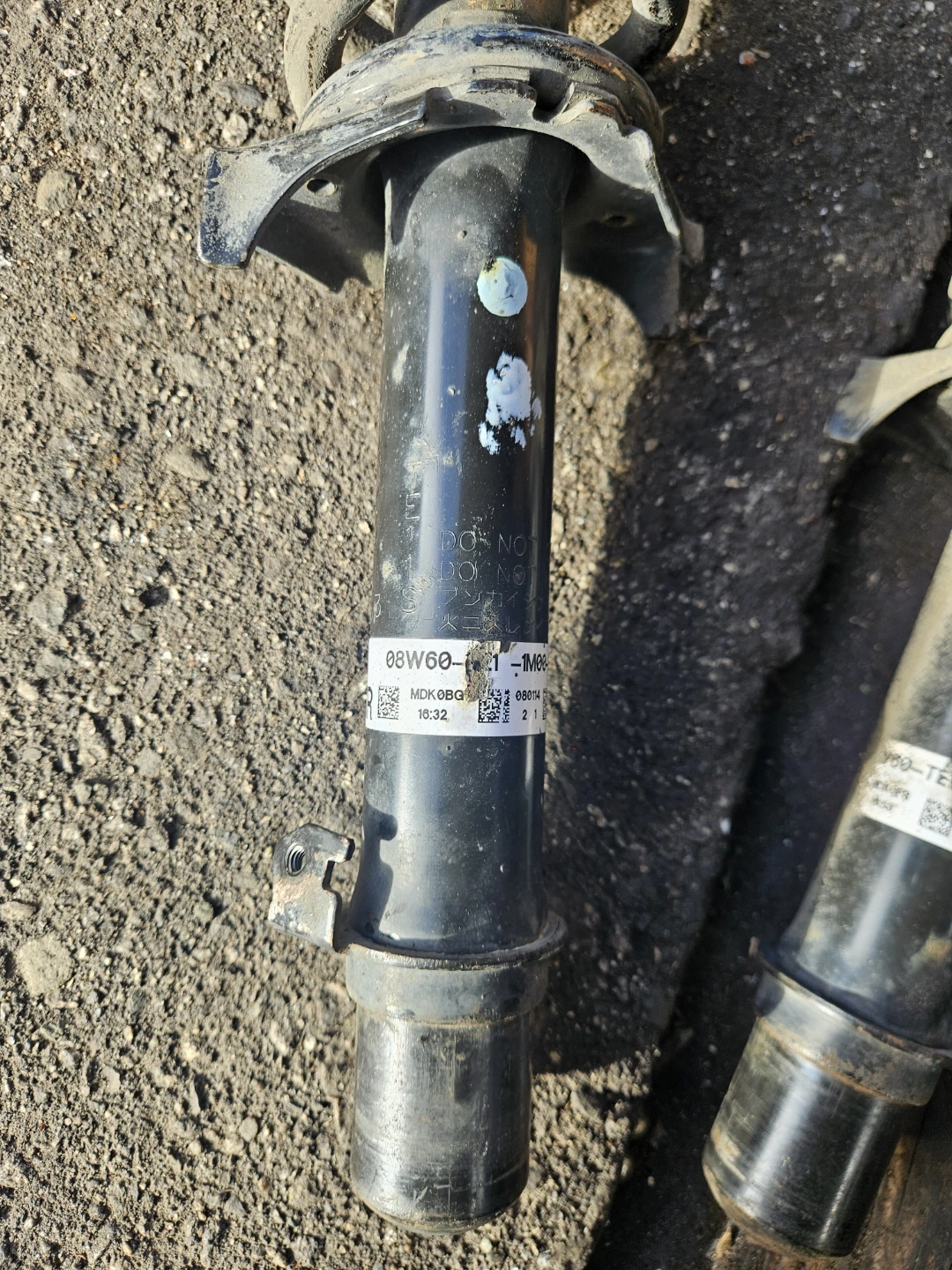 Pair of Front Struts for Honda Accord Coupe 2010 - photo 2