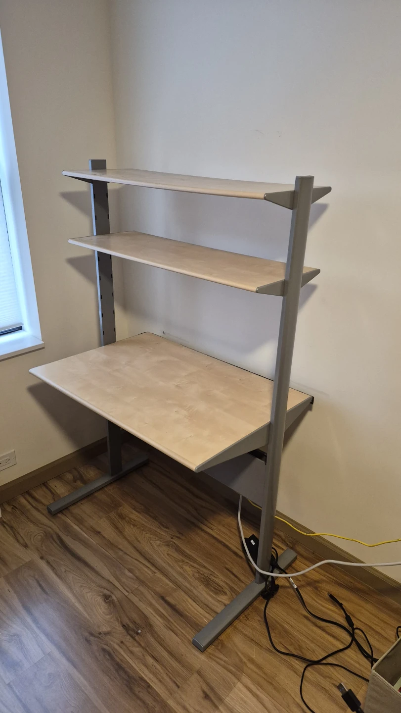 Computer desk