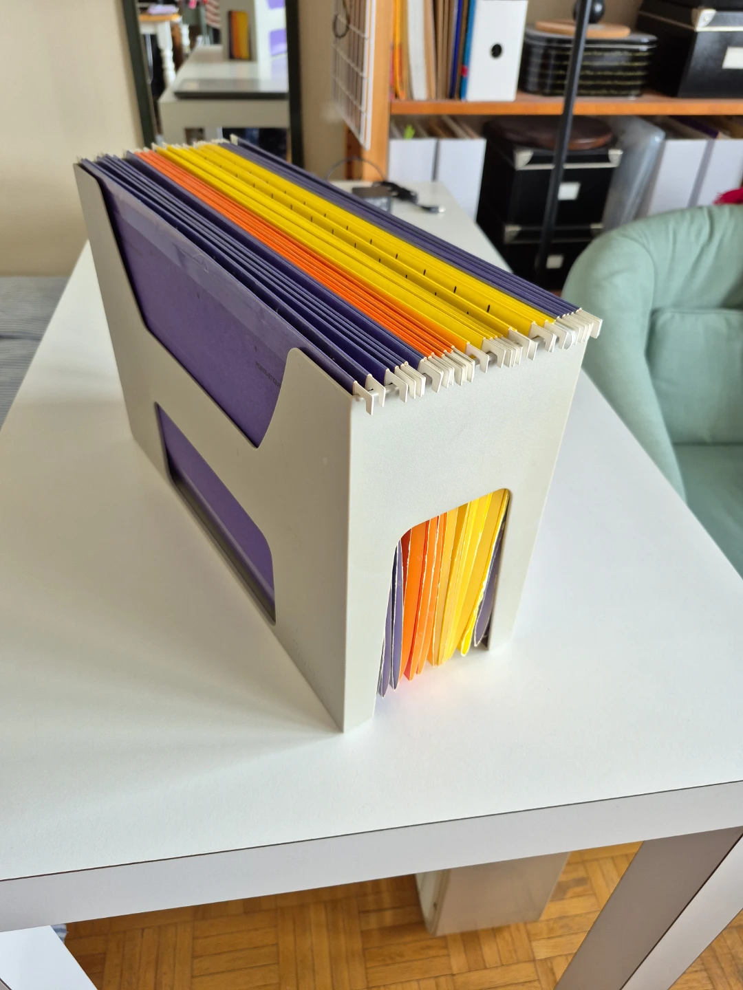 Desktop Hanging file holder/organizer + 16 files/folders - photo 2