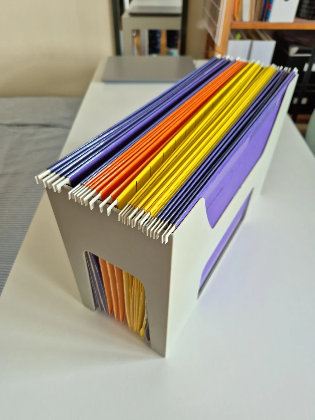 Desktop Hanging file holder/organizer + 16 files/folders - photo 5
