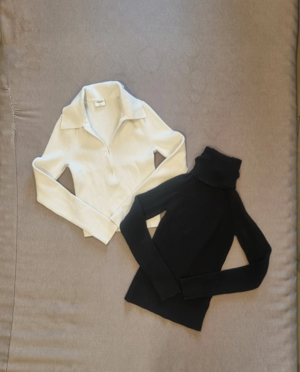 Womans XS and S sized tops - photo 2
