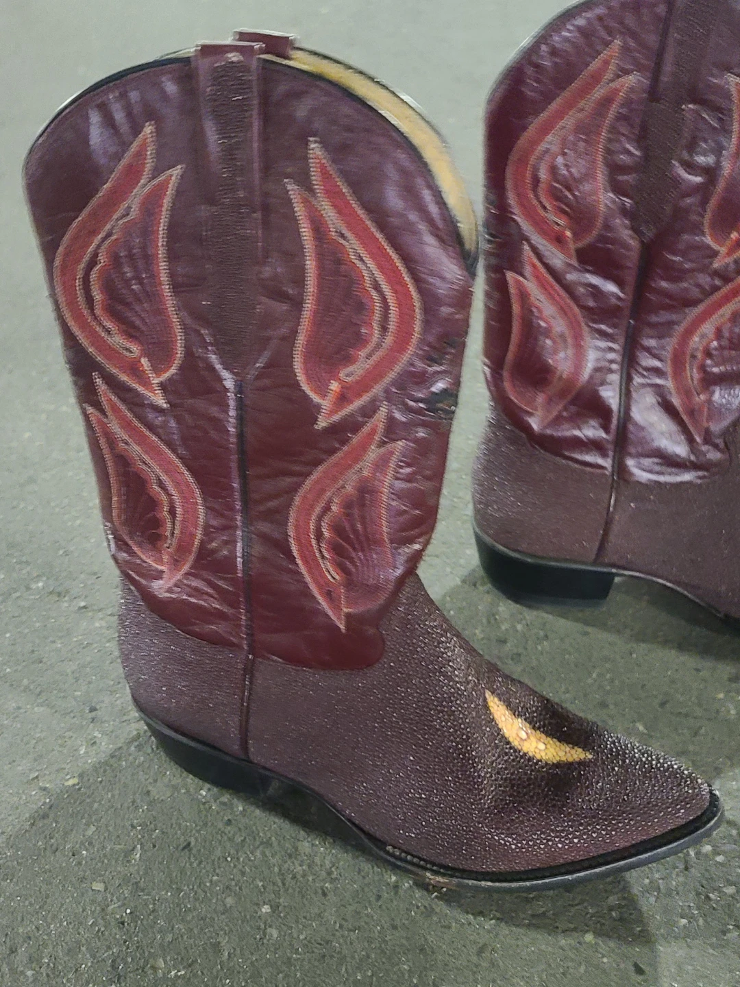 Maroon Cowboy Boots with Flame Stitching and Stingray Toe - photo 3