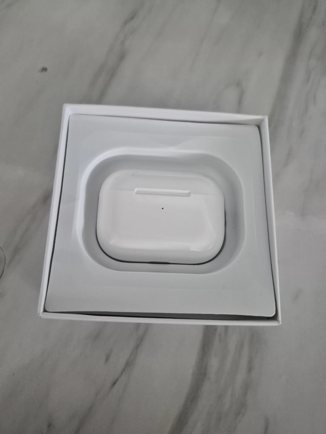 Apple AirPods Pro (2nd Generation) with MagSafe Charging Case - photo 3