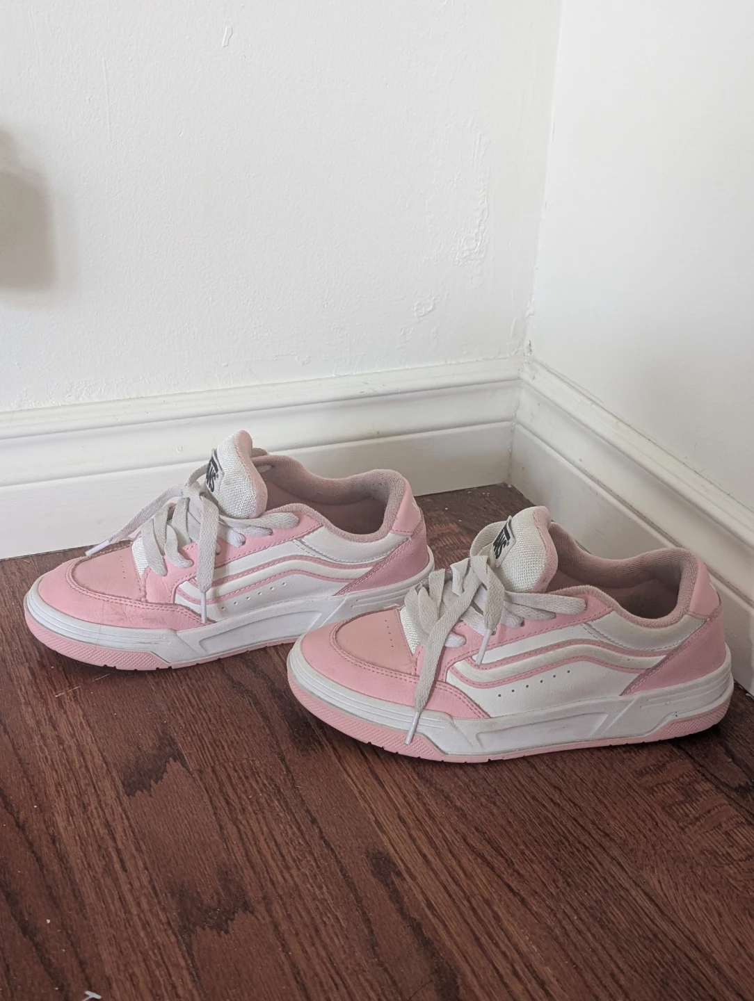 Vans Pink & White Skate Shoes 6.5 (women's size) - photo 2