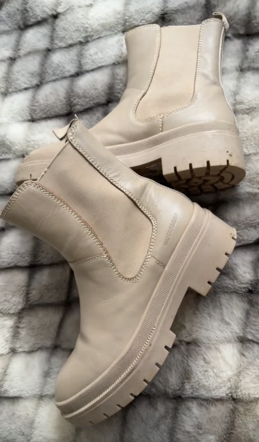 Cougar Woman's Swinton Leather Waterproof Boots - Like New - photo 3