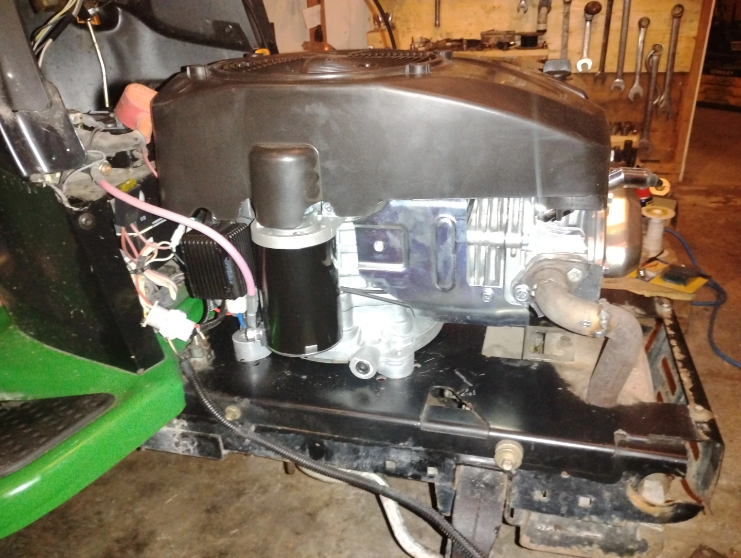 John Deere Riding Lawn Mower - photo 2
