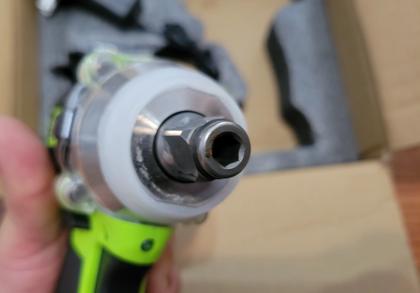 NEW Impact Wrench w/1 battery 2.0Ah & 4 Sockets - photo 4