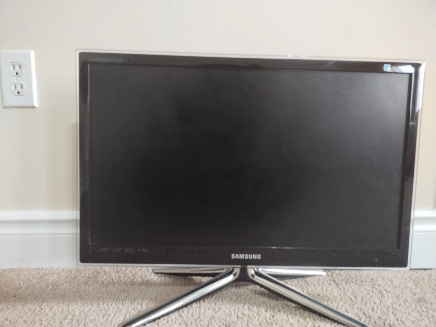 Samsung 24-inch Monitor - photo 2