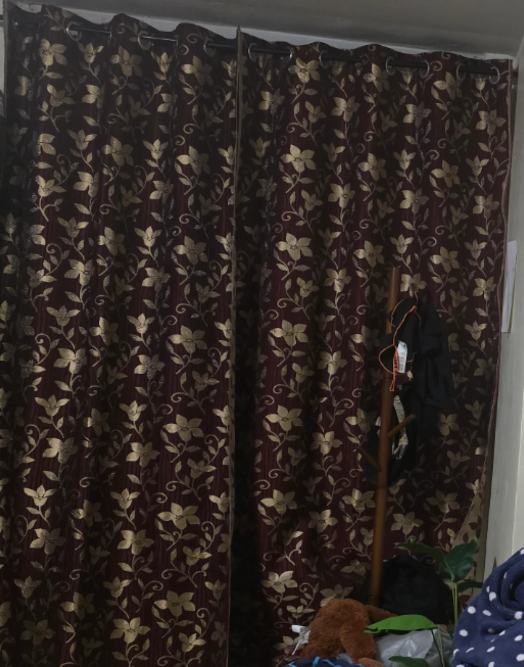 Two Burgundy   gold shimmering Floral Pattern Curtains . - photo 4