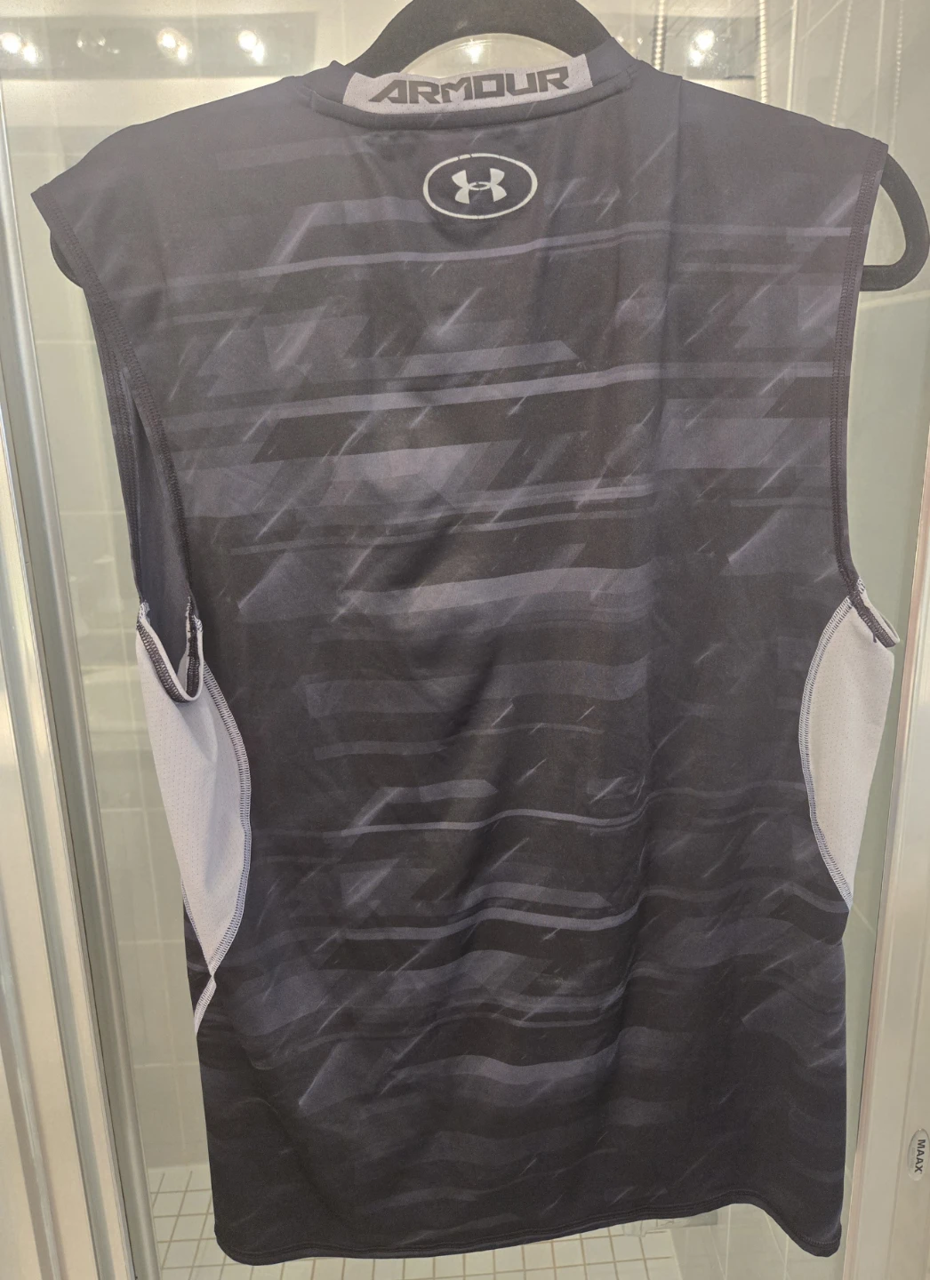 Men's Sleeveless Compression Shirt.  Under Armour HeatGear. XL. - photo 2