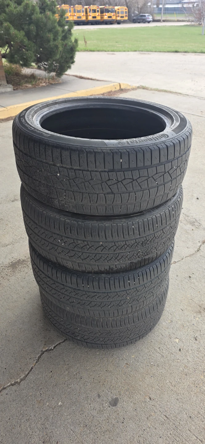 Continental TRUE CONTACT Tires (Set of 4) 225/45R17
