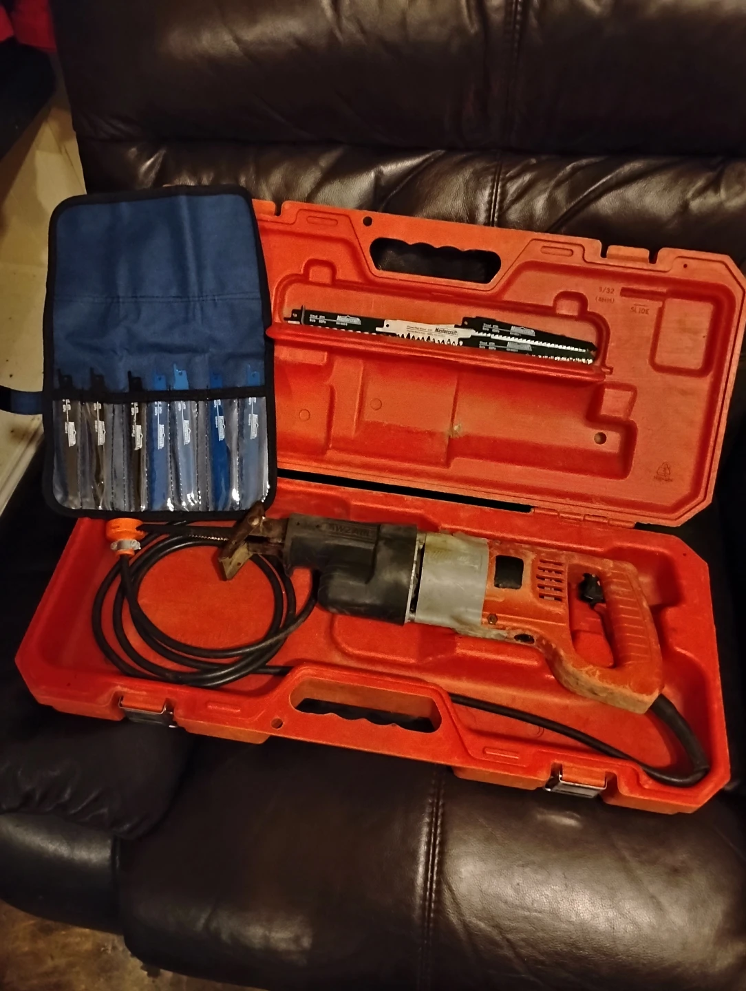 Milwaukee Heavy Duty Reciprocating Saw with Blades
