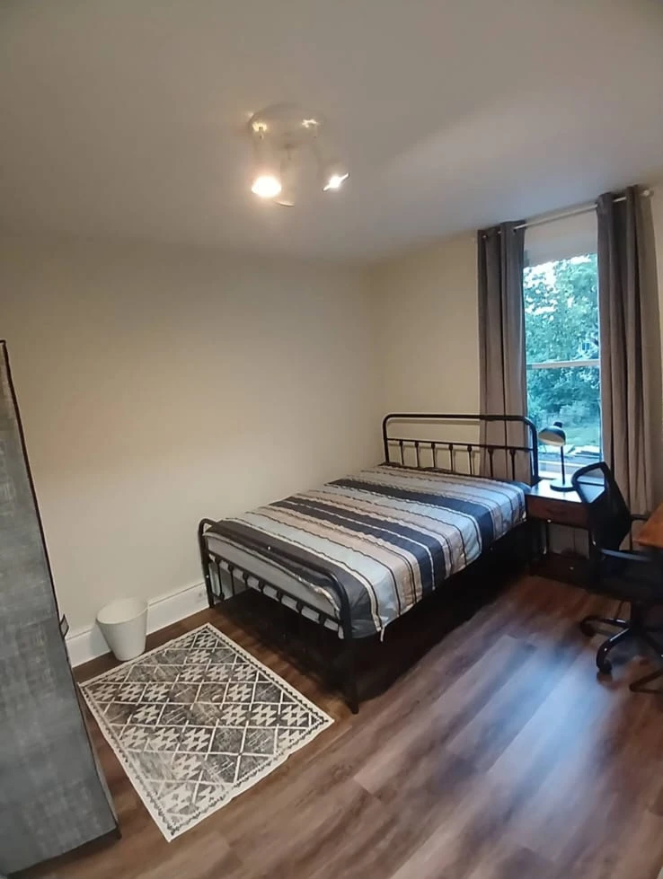 Private Room Available for rent in Perterborough/female only